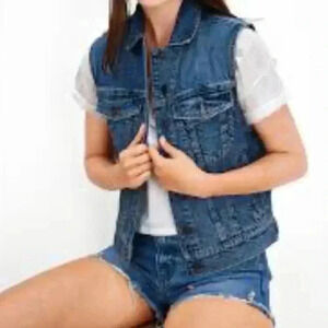 ❤️2/$30❤️[M]American Eagle  Denim Vest